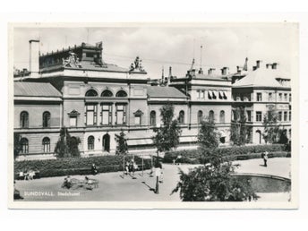 Sundsvall Stadshuset lekpark framför m många barn PB 53195 pg 1952 KV 8
