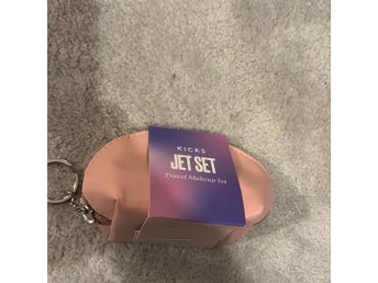 KICKS JET SET Travel Makeup Set