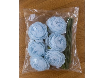 Babyblå 6-pack konstgjorda pioner 20 cm Plastblommor rosor
