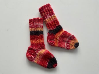 Handstickade raggsockor till baby, bebis, storlek 15/17