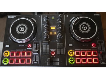 Pioneer DDJ-200 – Perfekt DJ-kontroller för nybörjaren (Nyskick!)