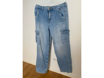 H&M blåa jeans, storlek 38