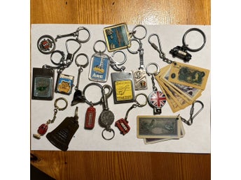17 vintage nyckelringar 70-80 tal