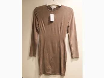 Ny klänning i mockaimitation från Nelly trend (398794192) ᐈ Ny klänning i mockaimitation från Nelly trend (398794192) ᐈ