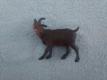 Figur Getabock Hård Plast Längd ca 8,5 cm Höjd ca 11 cm