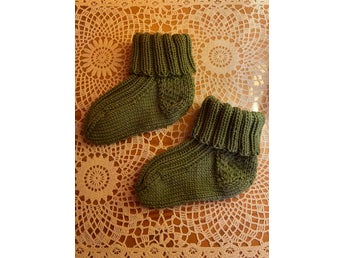 Handstickade Babysockar i 50% Bomull 50% Bambu, Storlek ca 12-18 mån