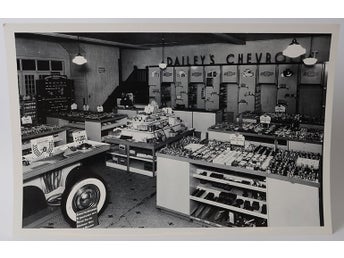Gammalt orginalfoto från gammal Chevrolet Dealer / Återförsäljare 1947