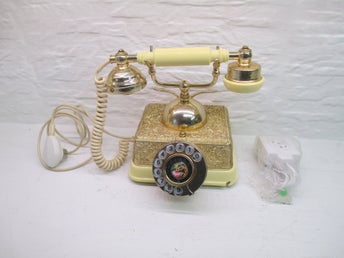 Retro Telefon med Fingerskiva.