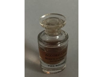 Accord Chic by Yves Rocher miniature Perfume .16 floz 4ml Mini EDP