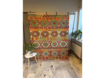 Handvävd Ull kelimmatta 198 x 158 cm