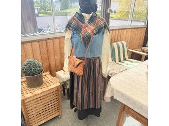 Folkdräkt Västerbotten Dräkt stl: se mått