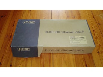 Planet GSW-2401 24 portars Gigabit switch oanvänd i förpackning med tillbehör