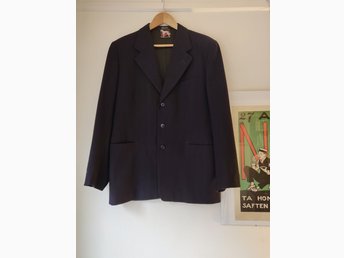 Vintage mörkblå kavaj med tunna kritstreck. Sto.. (383503682 Vintage mörkblå kavaj med tunna kritstreck. Sto.. (383503682