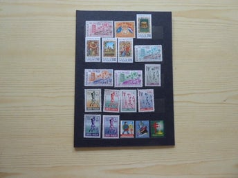 37 st. olika frimärken MNH titta alla bilder