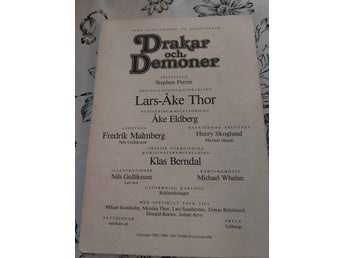 Drakar och Demoner rollspel av Stephen Perrin