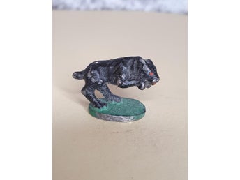 Vakthund. 25mm tennfigur tillverkad av Grenadier Models 1987