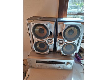 Stereoanläggning med Receiver och Högtalare