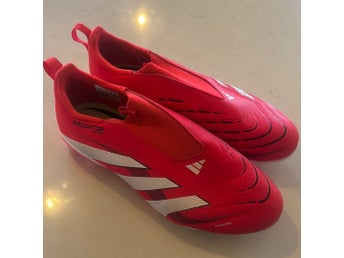 Adidas fotbollssko storlek 38, som ny