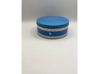 Blå retro plåtburk med gåsmotiv – “Happiness is Homemade” – ca 14 cm