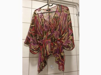 Blus topp i härligt retro anda, tunika lika aktuell då som idag <3 kaftan S Blus topp i härligt retro anda, tunika lika aktuell då som idag <3 kaftan S