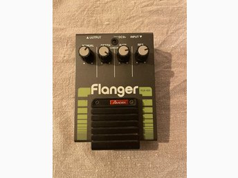 Amdek Flanger FLK-100 (Japansk 80's flanger) | Köp på Tradera