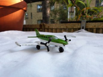 matchbox cessna 402