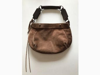 Balenciaga väska i mocka Balenciaga väska i mocka