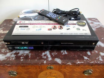 RCT689H Digital & Analog DVD recorder / VCR player combi - top of the line!