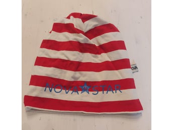 Nova Star röd, vit mössa, storlek 2-5Y