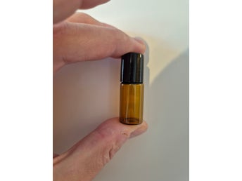 5-pack Mini Roll-on-flaskor (5ml) – Perfekt för Prover & Resan!