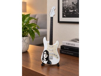 Miniatyrgitarr med Kurt Cobain-motiv 23 cm