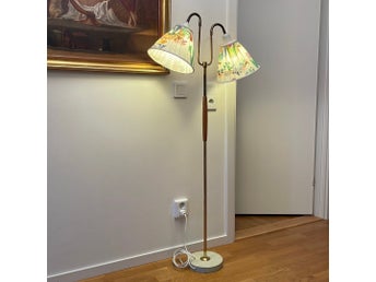 Retro Golvlampa med Två Böjbara Arm Tyg ”Primavera” Josef Frank Svenskt Tenn