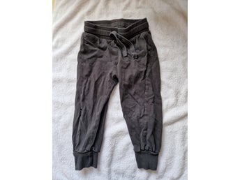 H&M gråa mjukisbyxor, storlek 92