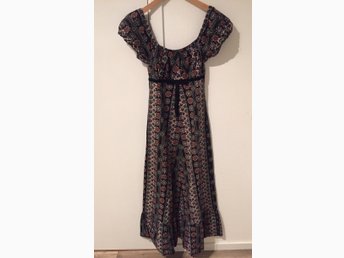 Underbar retro vintage slank klänning. 70 tal, .. (403847991 Underbar retro vintage slank klänning. 70 tal, .. (403847991