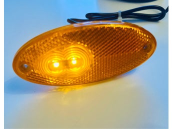 HELLA 2PS 964 295-061 Sidolampa LED, Vänster, Höger, 12V husvagn släpvagn