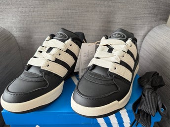 Adidas Forum Low CL Sneakers Svarta/Vita EUR 40 2/3