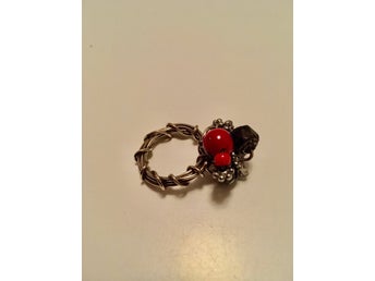 Handgjord Ring med dekorativa detaljer