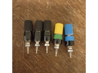 5 stycken banankontakter uttag polskeuv .