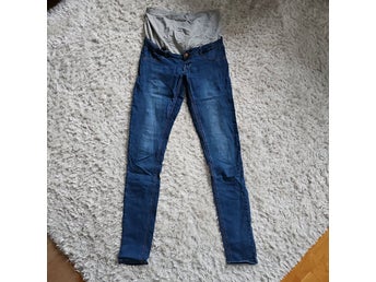 MAMALICIOUS blåa jeans, storlek W30/L34
