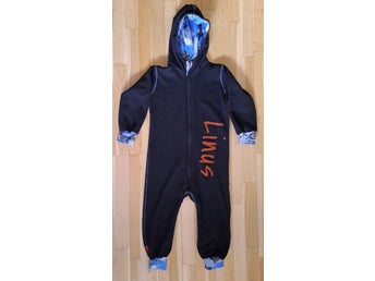 Jumpsuit Overall med tryckt namn Linus, strl 104