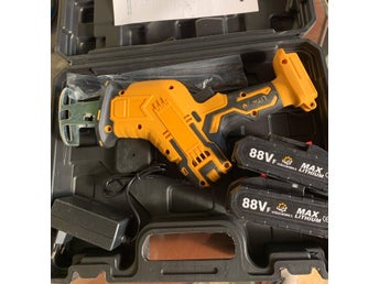 21V 7500mAh 0-3000rpm elektrisk sladdlös fram- och återgående såg, 2 batterier
