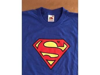 Film - SUPERMAN - LOGO. T-shirt Storlek XXL (65cm) Officiell Samlarobjekt