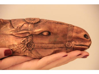Rhyton , dryckeskärl/rhytonvinhorn-Häst