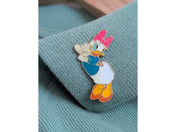 Äkta Disney Pin – Kajsa Anka (Daisy Duck) Samlarpin / Nål