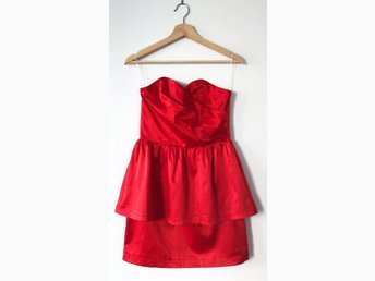 Klänning röd satin från BikBok stl S (413144797) ᐈ Köp på Klänning röd satin från BikBok stl S (413144797) ᐈ Köp på