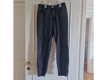 Gina Tricot svarta Perfect jeans, storlek 36