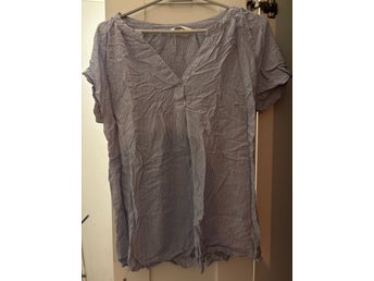 H&M mama blåvit blus, storlek M