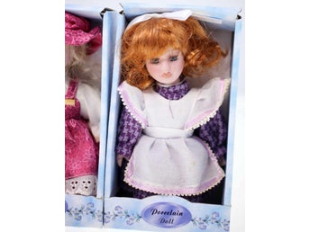Vintage porcelain dolls bundle circa 2000s-three dolls included-NEW-Weight 446g