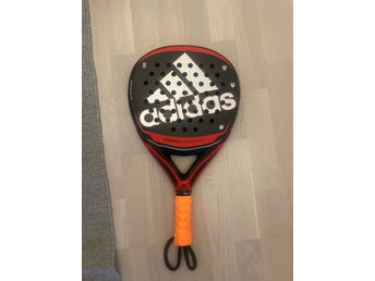 Adidas Essnova Carbon 3.0 padelracket