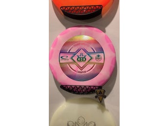 Vägghållare till discgolf 4-pack